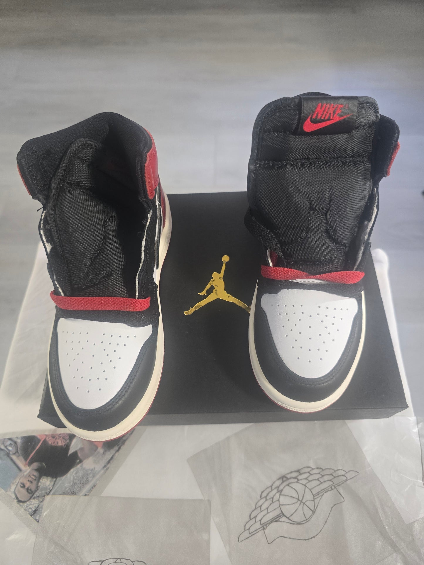 KIDS-Jordan 1 Retro High OG "Black Toe"
