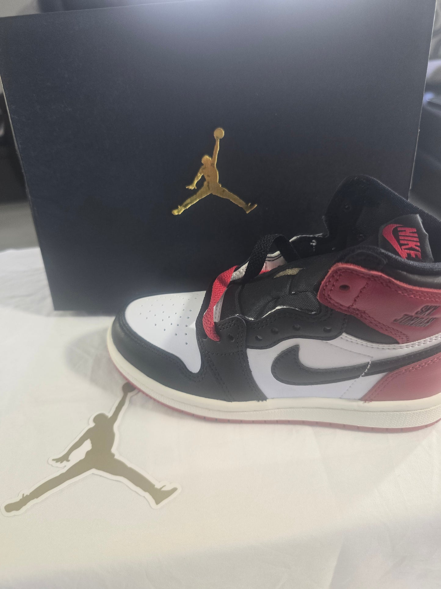 KIDS-Jordan 1 Retro High OG "Black Toe"