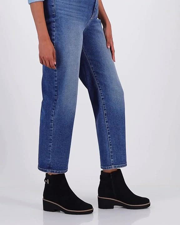 Giani Bernini - Vedaa Zip Up Lug Sole Ankle Boots